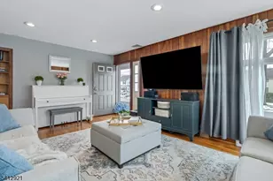 381 Dogwood Dr, Union Township, NJ 07083 - Photo 4