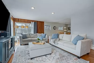 381 Dogwood Dr, Union Township, NJ 07083 - Photo 2