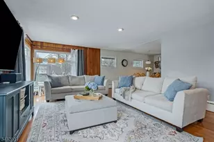 381 Dogwood Dr, Union Township, NJ 07083 - Photo 2