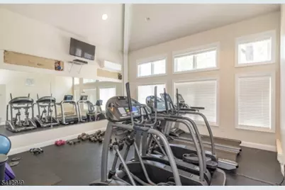 317 Kensington Ln, Livingston Twp., NJ 07039 - Photo 20