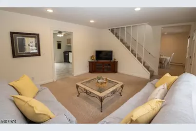 35 Rose Ter, Cedar Grove, NJ 07009 - Photo 4