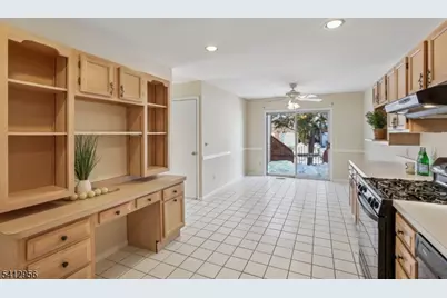 2401 Decatur Ct, Washington Township, NJ 07840 - Photo 14