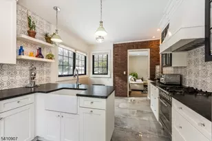 11 Upper Mountain Ave, Montclair, NJ 07042 - Photo 8