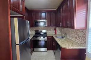 5 Bay Ave, Bloomfield, NJ 07003 - Photo 2