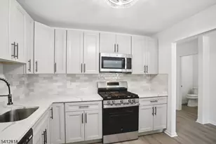 9 Maple Ln, Mount Arlington, NJ 07856 - Photo 4