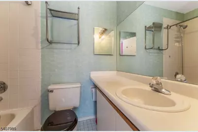 275 Crabtree Ct, Bernards Township, NJ 07920 - Photo 18