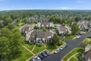 275 Crabtree Ct, Bernards Township, NJ 07920 - Photo 6