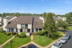 275 Crabtree Ct, Bernards Township, NJ 07920 - Photo 4