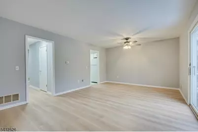 20 Giles Biondi Ct, Bound Brook, NJ 08805 - Photo 4