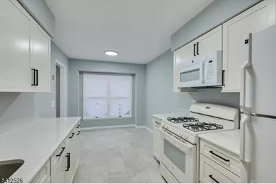 20 Giles Biondi Ct, Bound Brook, NJ 08805 - Photo 8