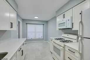 20 Giles Biondi Ct, Bound Brook, NJ 08805 - Photo 8