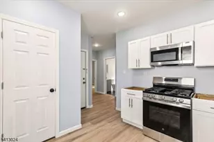 76 Grumman Ave, Newark, NJ 07112 - Photo 8