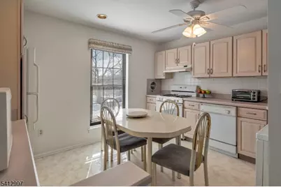 181 Long Hill Road #8, Little Falls Township, NJ 07424 - Photo 12