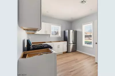 76 Grumman Ave, Newark, NJ 07112 - Photo 12