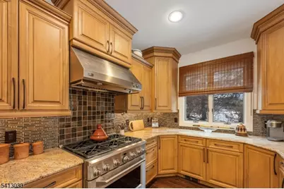 122 Brewster Rd, Wyckoff Township, NJ 07481 - Photo 16