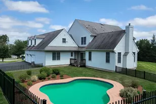 3 Manchur Ct, Raritan Township, NJ 08822 - Photo 2