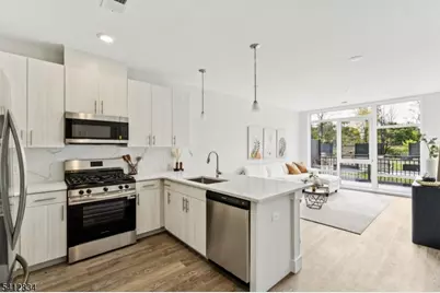 140 W Webster Ave #209, Roselle Park, NJ 07204 - Photo 4