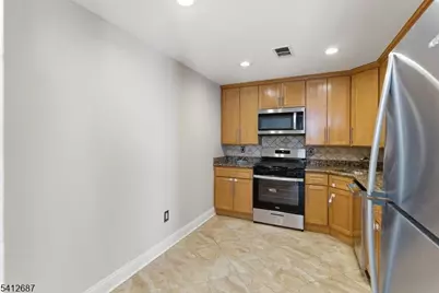 196 Sapphire Ln, Franklin Township, NJ 08823 - Photo 8