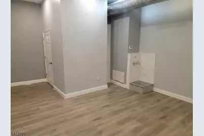 495 Clinton Ave, Newark, NJ 07108 - Photo 6