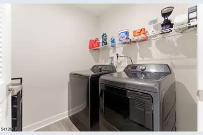 22 Oakwood Blvd, Union Township, NJ 08827 - Photo 16