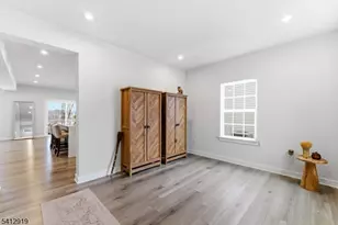 22 Oakwood Blvd, Union Township, NJ 08827 - Photo 2