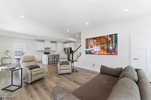 22 Oakwood Blvd, Union Township, NJ 08827 - Photo 4