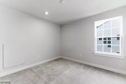 22 Oakwood Blvd, Union Township, NJ 08827 - Photo 14