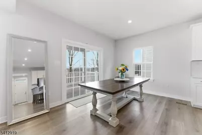 22 Oakwood Blvd, Union Township, NJ 08827 - Photo 8