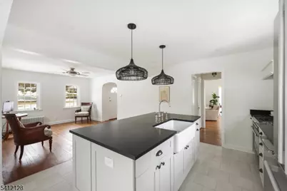 607 Foothill Rd, Bridgewater, NJ 08807 - Photo 6