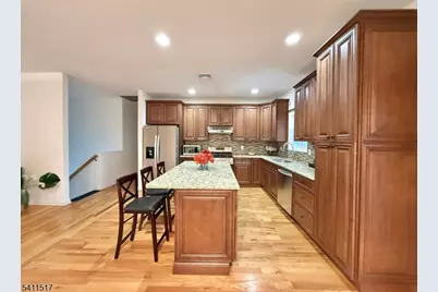 138 Hiawatha Blvd, Parsippany, NJ 07034 - Photo 8