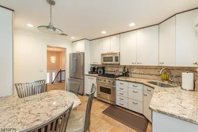 15 Alba Pl, Parsippany, NJ 07054 - Photo 8