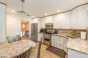 15 Alba Pl, Parsippany, NJ 07054 - Photo 8