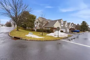 1331 Eagles Nest Ct, Lopatcong Township, NJ 08886 - Photo 4