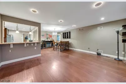 5 General Karge Ct, Elizabeth, NJ 07202 - Photo 2