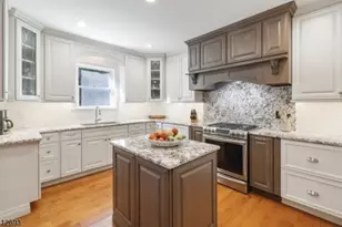 7 Bailey Ave, Bloomingdale, NJ 07403 - Photo 6