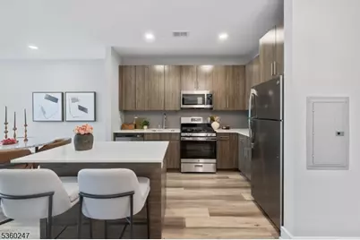 110 Goldsborough Dr, Bayonne, NJ 07002 - Photo 12