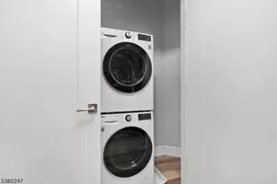 110 Goldsborough Dr, Bayonne, NJ 07002 - Photo 8