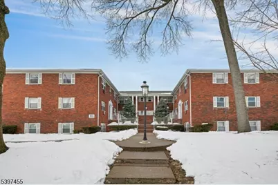 203 N Beverwyck Rd #1, Parsippany, NJ 07034 - Photo 2