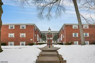 203 N Beverwyck Rd, Parsippany, NJ 07034 - Photo 2