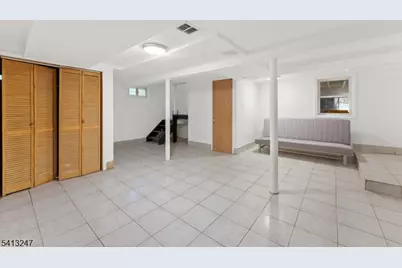 147 Clinton Ave, Clifton, NJ 07011 - Photo 18