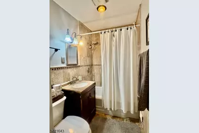 54 Lindale Ct, Clifton, NJ 07013 - Photo 4