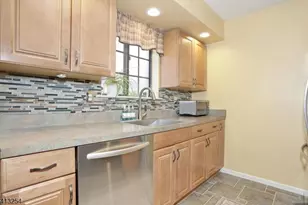 302 Mark Twain Way, Mahwah, NJ 07430 - Photo 18