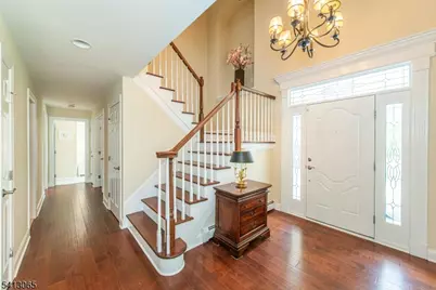 28 Lafayette Ln, Bernards Township, NJ 07920 - Photo 2