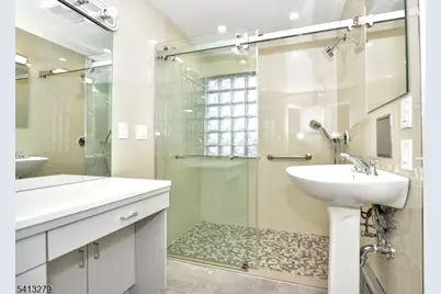 411 10th, Palisades Park, NJ 07650 - Photo 12