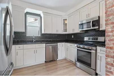 7 Pine St, Bloomfield, NJ 07003 - Photo 16