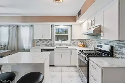 29 Woodside Dr, Rockaway Township, NJ 07866 - Photo 14