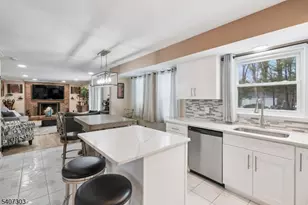 29 Woodside Dr, Rockaway Township, NJ 07866 - Photo 14