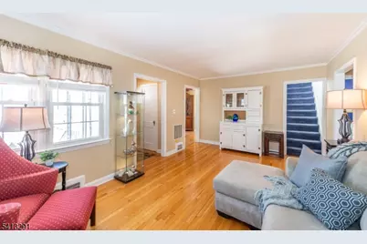 49 Locust Dr, Kenilworth, NJ 07033 - Photo 6