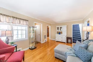 49 Locust Dr, Kenilworth, NJ 07033 - Photo 6