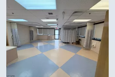 81 Veronica Ave, Franklin Township, NJ 08873 - Photo 4